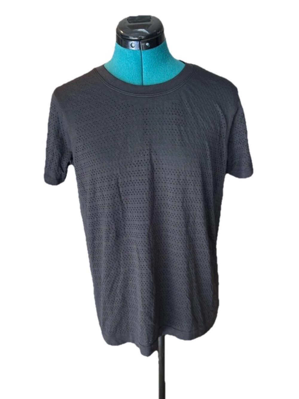 Lululemon Breeze By Short Sleeve Black Size 6 (NO SIZE TAG) Black Gym Workout